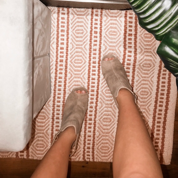 Qupid Shoes - Taupe Ankle Boots